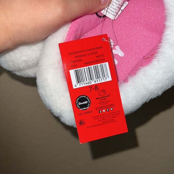 Hello kitty Slippers - Picture 7 of 8